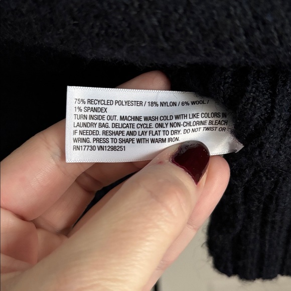 Wild Fable Crewneck Pullover Novelty Heritage Sweater -Dog Iceskating - Picture 4 of 5